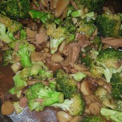A picture of Tuna Broccoli & Mushroom Stir Fry.