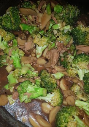 A picture of Tuna Broccoli & Mushroom Stir Fry.