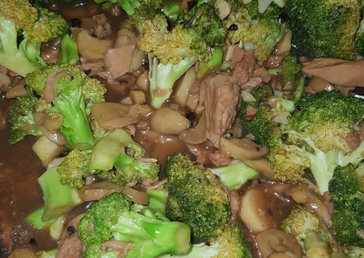 Tuna Broccoli & Mushroom Stir Fry