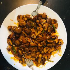 A picture of Chilli mushroom.