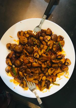 A picture of Chilli mushroom.