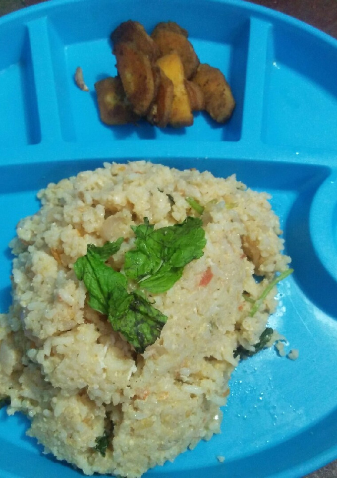 துரிதமாக செய்த முட்டை பிரியாணி (Leftover Instant Egg Briyani) செய்முறை முக்கிய புகைப்படம்