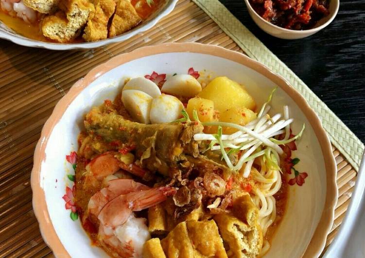 Cara membuat Singaporean Curry Noodles yang lezat dan Mudah Dibuat