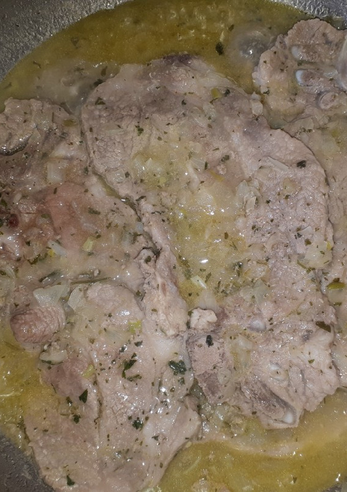 Una foto de 61. Chuletas de aguja en salsa