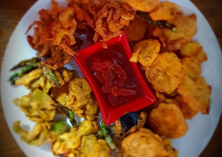 Recipe of Homemade Veggie pakoda platter