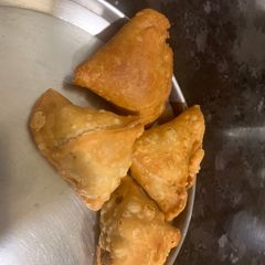 A picture of Samosa-aloo samosa.