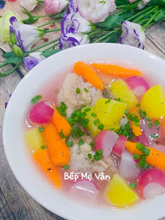 Hình của món Canh xương ống hầm củ cải đường,khoai tây và cà rốt.