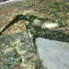 Una foto de Tortilla de acelga rellena