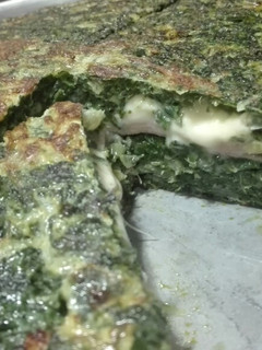 Una foto de Tortilla de acelga rellena