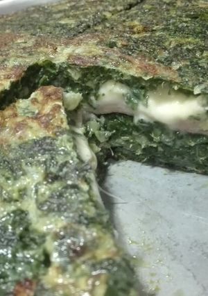 Una foto de Tortilla de acelga rellena