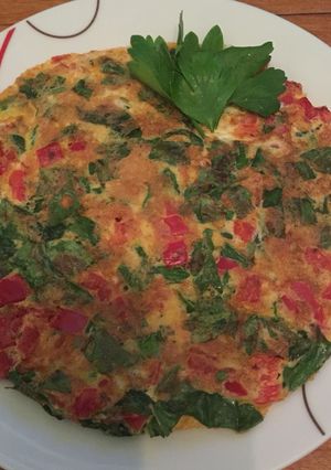 Una foto de Tortilla de espinaca y morrón, muy fácil
