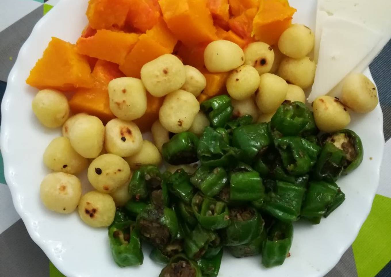 Ñoquis con calabaza y pimientos