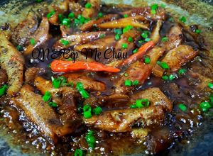 Hình của món Cá bống biển kho keo.