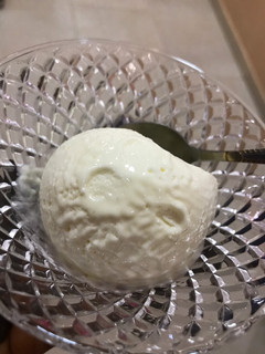 A picture of Vanilla ice cream.