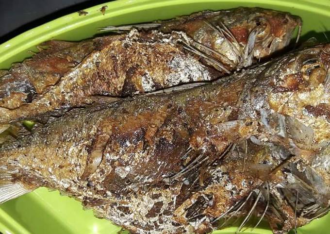 Resep Ikan Kembung Goreng Sederhana Oleh Iis Rowi - Cookpad