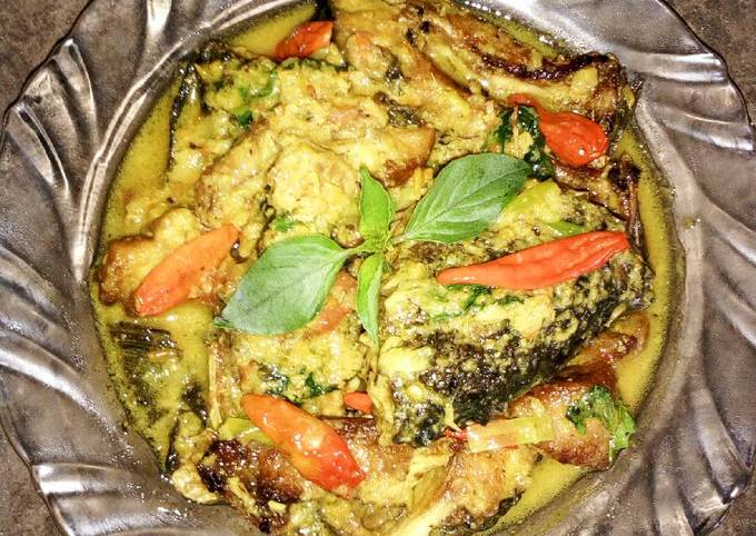 Resep Ikan Mas Kemangi Kuah Kuning Oleh Sitty Suprapto Cookpad