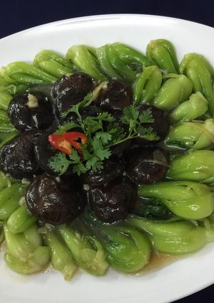 Hình của món Cải thìa, nấm đông cô sốt dầu hào.