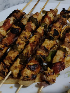 صورة لوصفة شواء الطاجين بنصف صدر دجاج