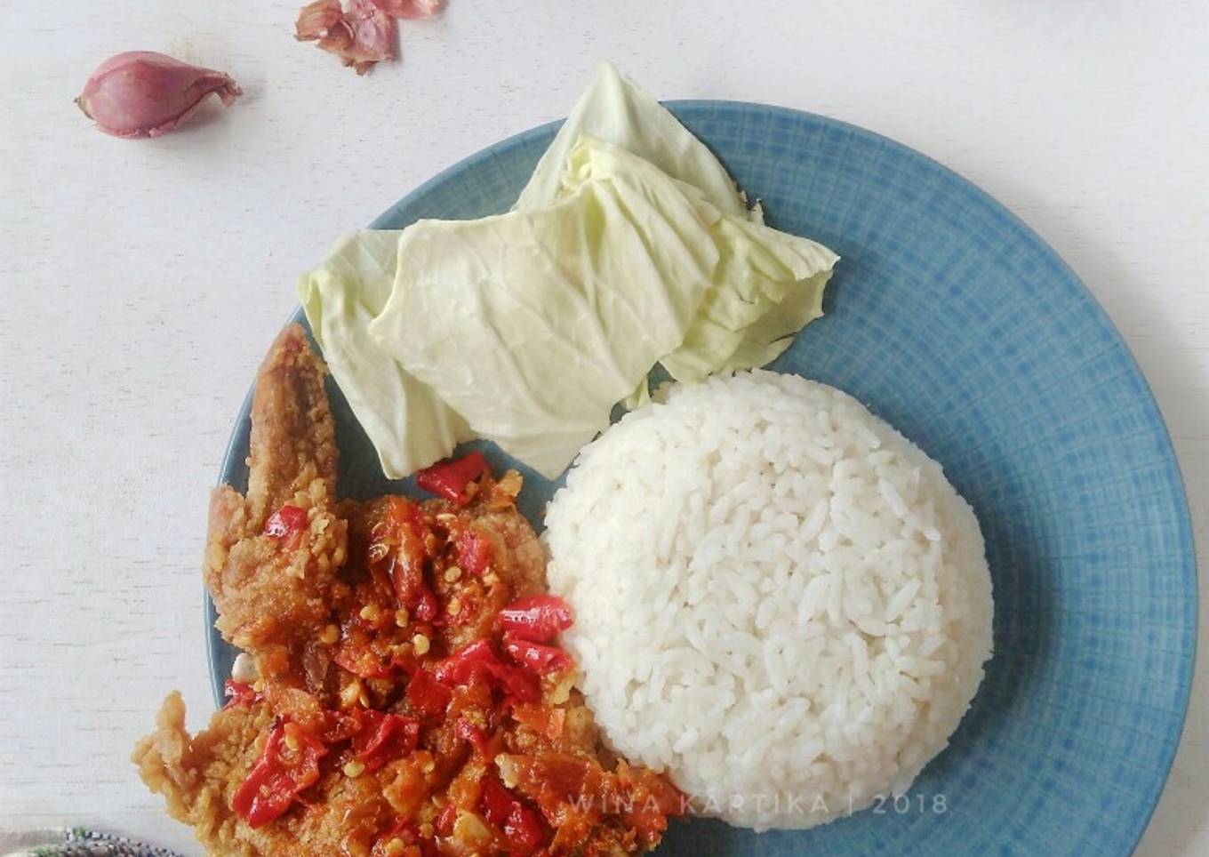 Ayam Geprek Dengan Sambal Bawang