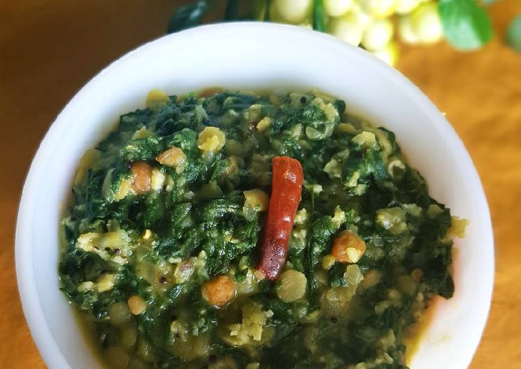 Spinach dhal curry/Pasalai Keerai kootu/Palak dhal sabzi
