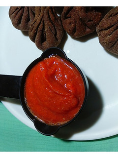 மோமோஸ் சட்னி (Momos chutney recipe in tamil) செய்முறை முக்கிய புகைப்படம்