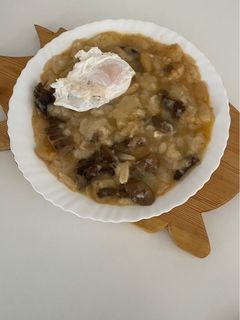 Una foto de Sopas de pan con setas 🍄🟫