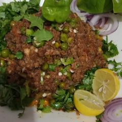A picture of Makhni qeema mattar(beef).