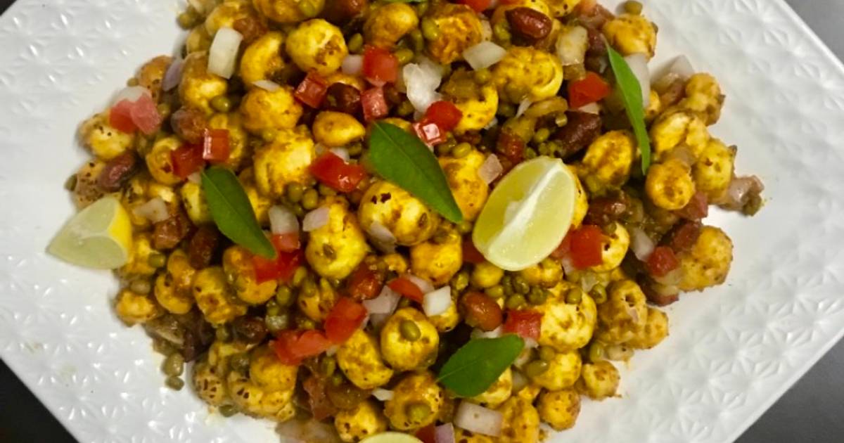 Just looking at the makha bhel will make your mouth water, and you will say wow wow while eating it! Ready in minutes