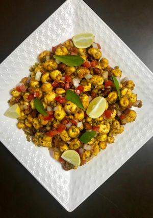 A picture of Makhana Bhel.