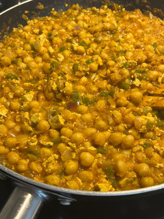 Una foto de Garbanzos al curry🥘