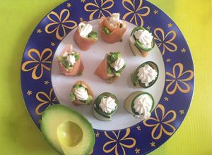 Foto di Sushi di Salmone, Philadelphia, Avocado 🥑 e Zucchine