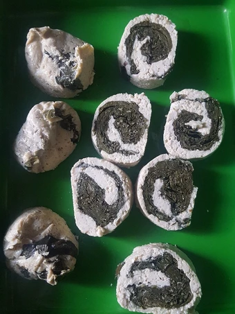 Cara Mudah Menyiapkan Resep Rolade daun singkong yang Sempurna Anti Ribet, Lezat