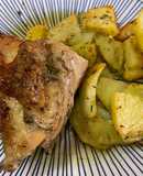 Pollo asado en horno con guarnición de patatas