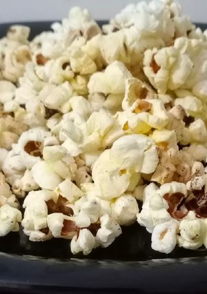 पॉपकॉर्न (popcorn recipe in marathi) रेसिपी चे मुख्य फोटो 