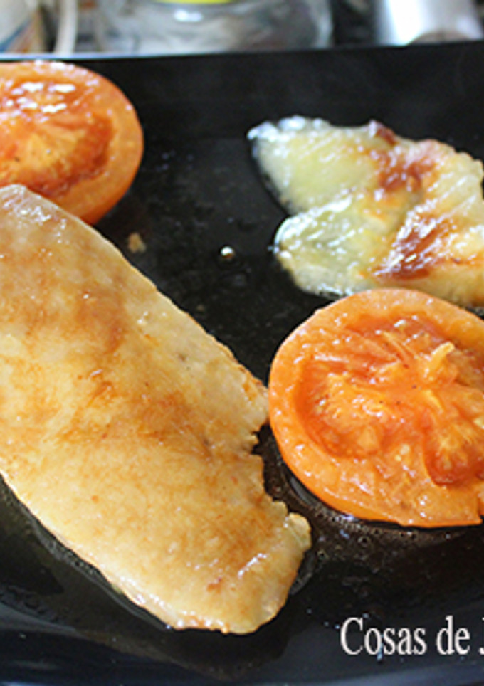 Una foto de Secreto con tomate y melón