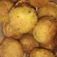 A picture of Yam balls.