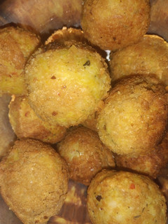 A picture of Yam balls.
