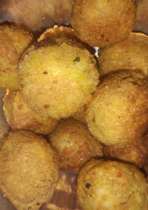 A picture of Yam balls.