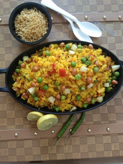 मटर आलू पोहा (Matar aloo poha recipe in hindi) रेसिपी मुख्य फोटो