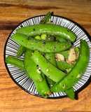 Sugar snap peas with garlic and black pepper ❤️