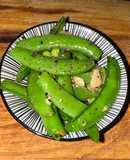 Sugar snap peas with garlic and black pepper ❤️