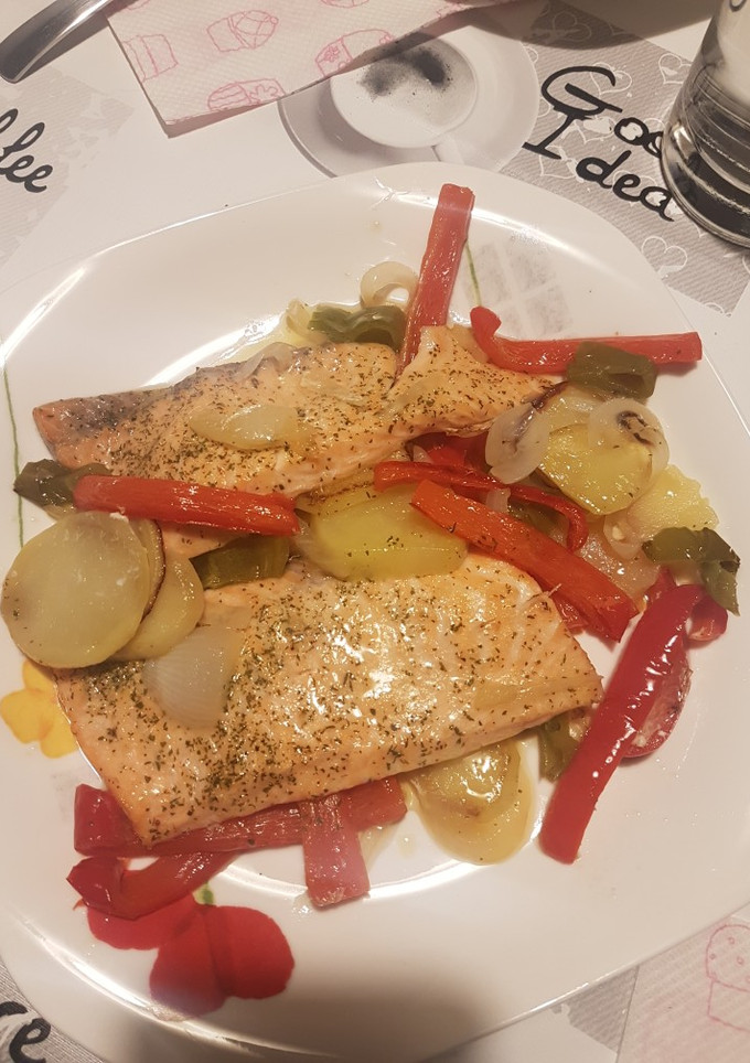Una foto de Salmón al horno