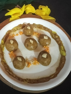 A picture of Roasted Bengal gram(chana daal)ladoo.