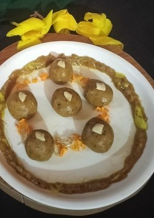 A picture of Roasted Bengal gram(chana daal)ladoo.