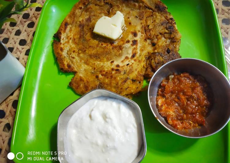 Steps to Make Super Quick Homemade Aloo Lachha Paratha