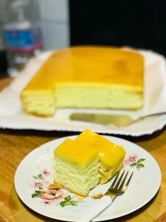 A picture of AMIEs "Yummy" CUSTARD Cake.