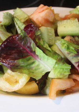 Una foto de Ensalada con lechuga roja