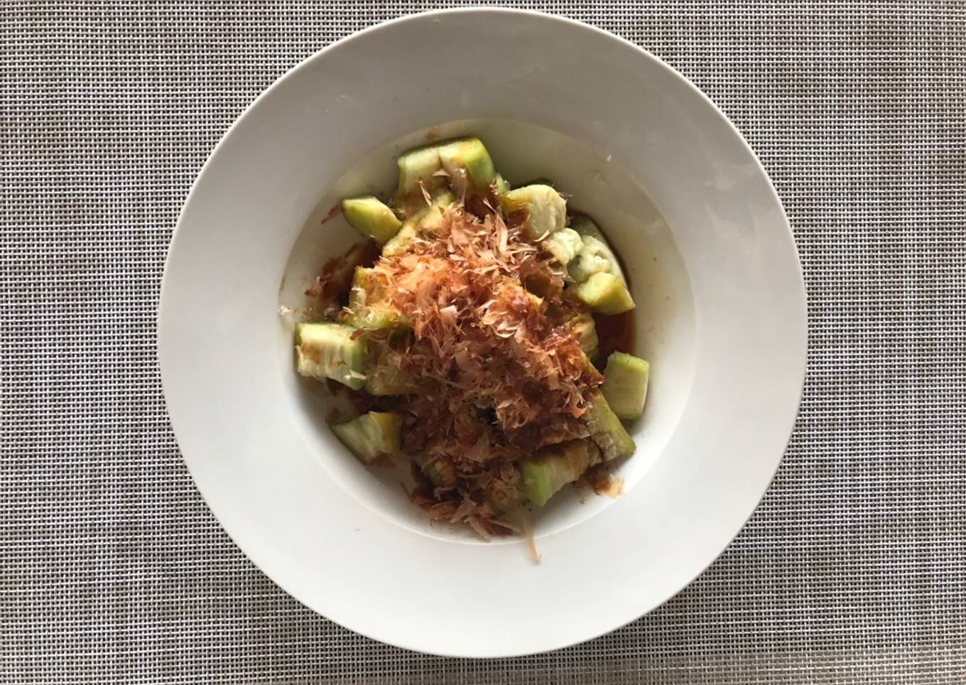 Berenjena con Katsuobushi