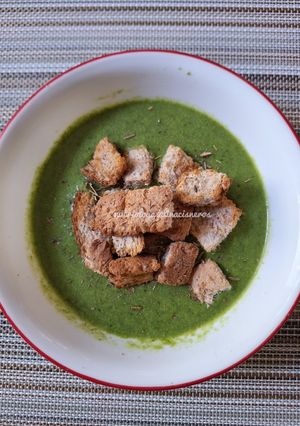 Una foto de Crema de espinacas baby