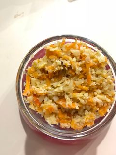 Una foto de Arroz de Coliflor y Zanahoria